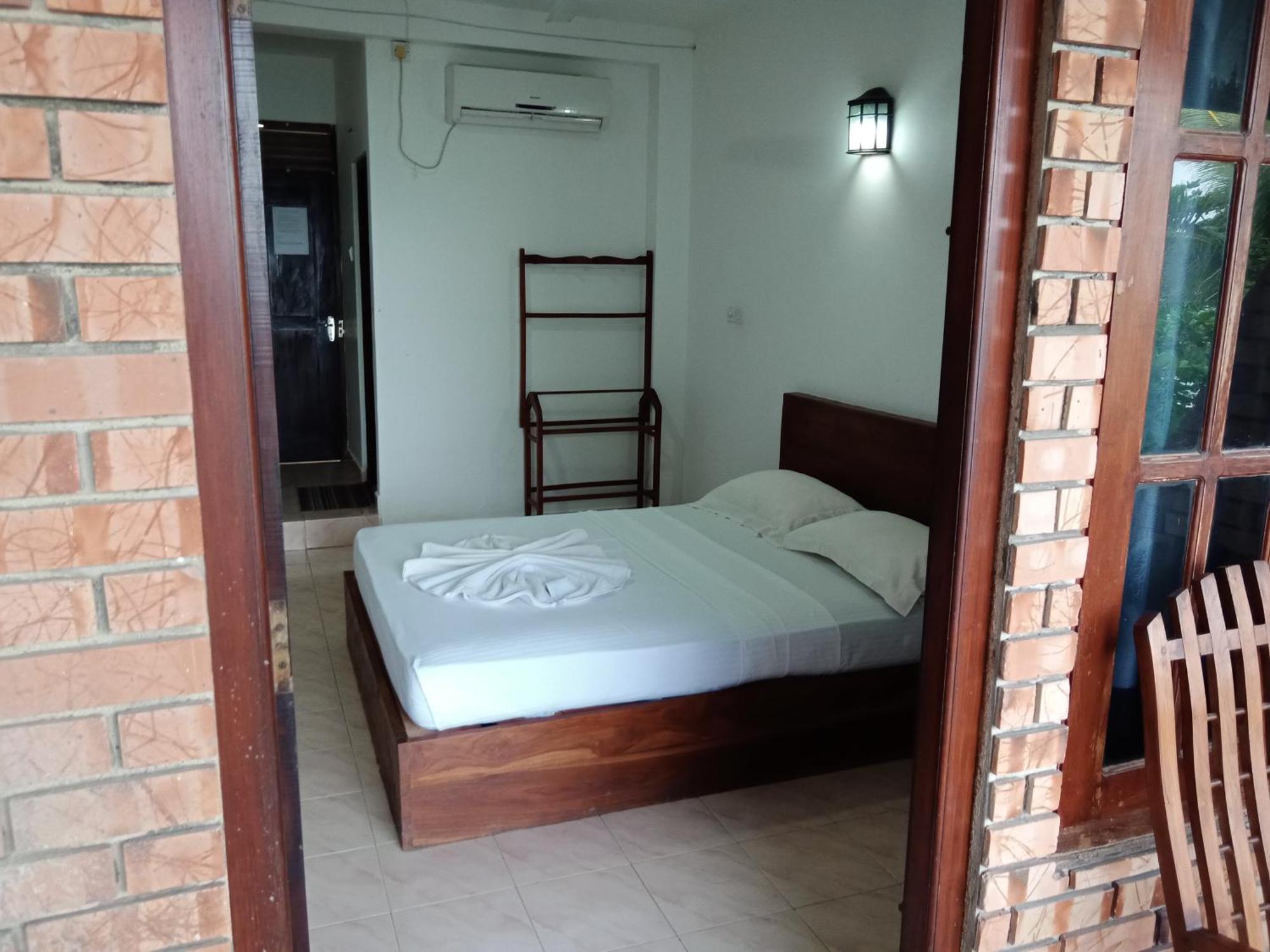 Wave Beach Resort Unawatuna Chambre photo
