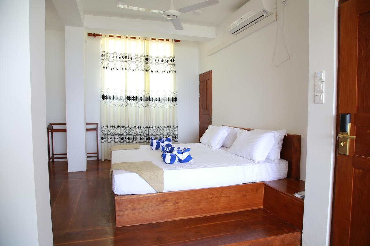 Wave Beach Resort Unawatuna Extérieur photo