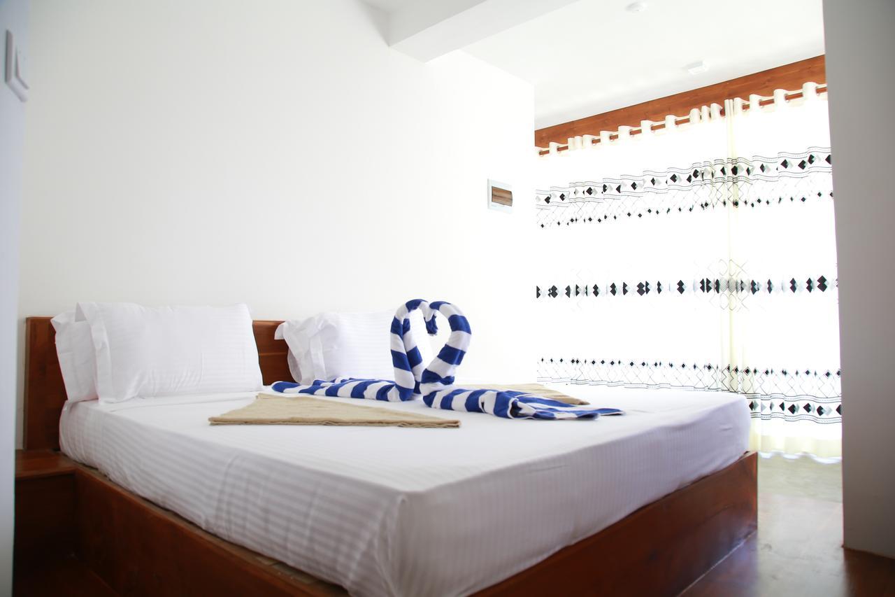 Wave Beach Resort Unawatuna Extérieur photo