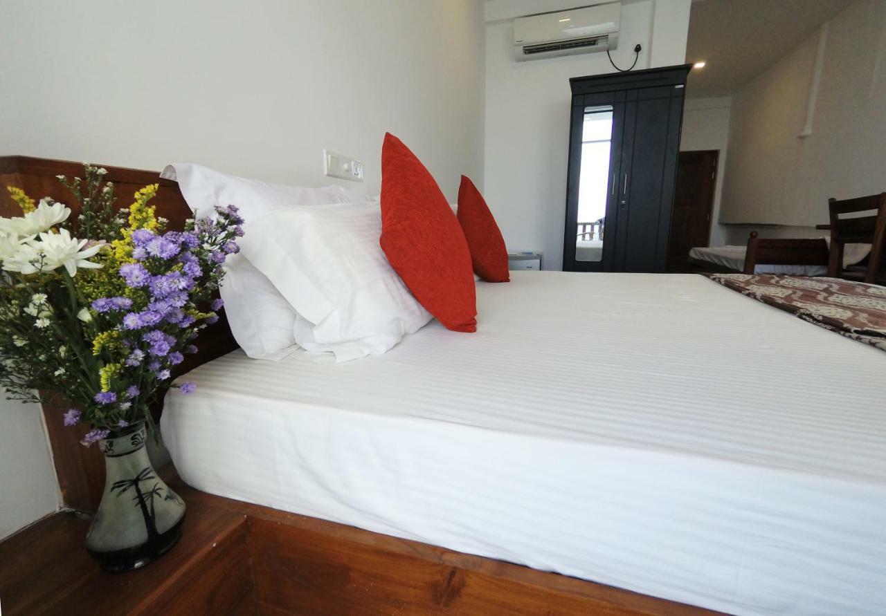 Wave Beach Resort Unawatuna Extérieur photo